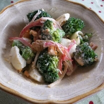 こんにちは♪
朝食のパンのお供に、カニカマが入ると美味しさアップですね～ごちそうさまでした(^з^)-☆